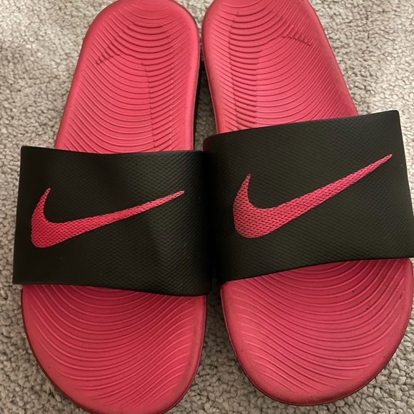 Nike Shoes - Nike slides size 6Y